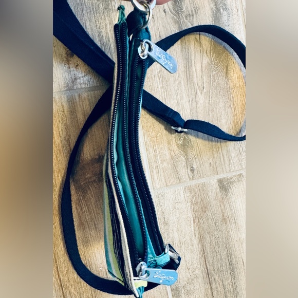 Thirty One Cross Town Wallet/Bag - Sea Stripe - Picture 4 of 8